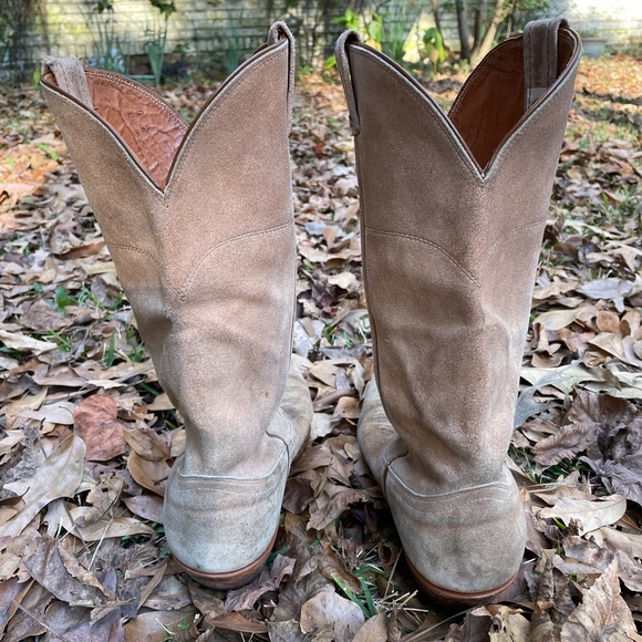 Vintage Nocona suede boots, Men’s 8D, Circa 80s. It’s boot season! - Picture 4 of 10